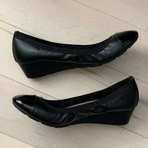 Never Worn Dexflex Comfort Shoes - Size 8.5